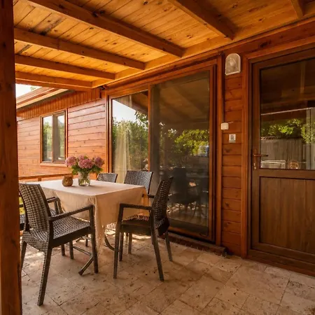 Ferienhaus Cirali Camping *